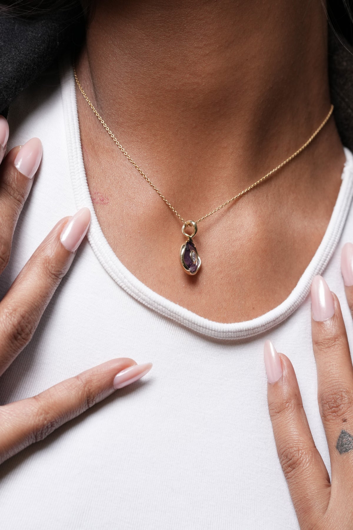 The Oval Pendant worn by model (PRA02366)