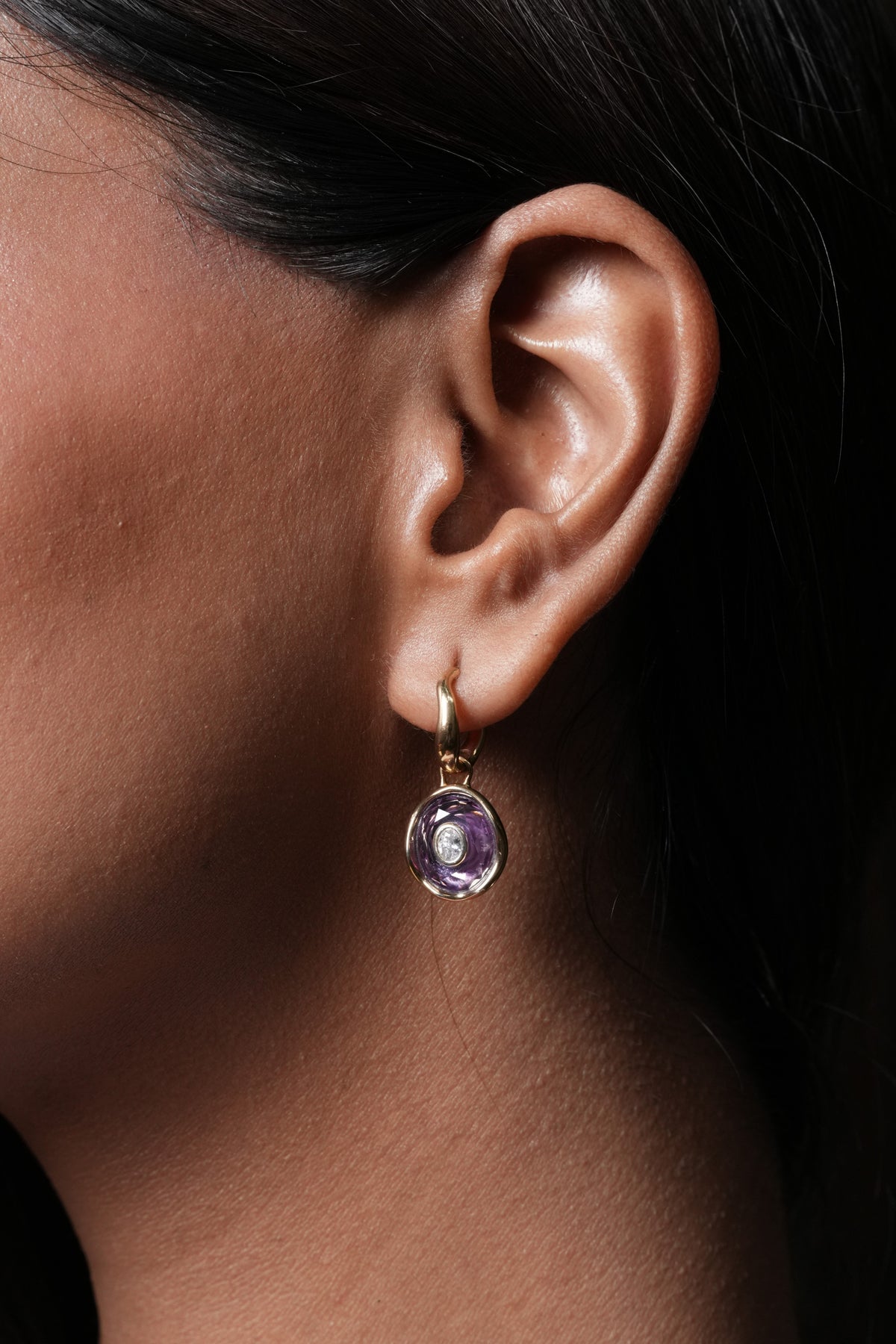 The Oval Earrings worn by model (PRA02385)