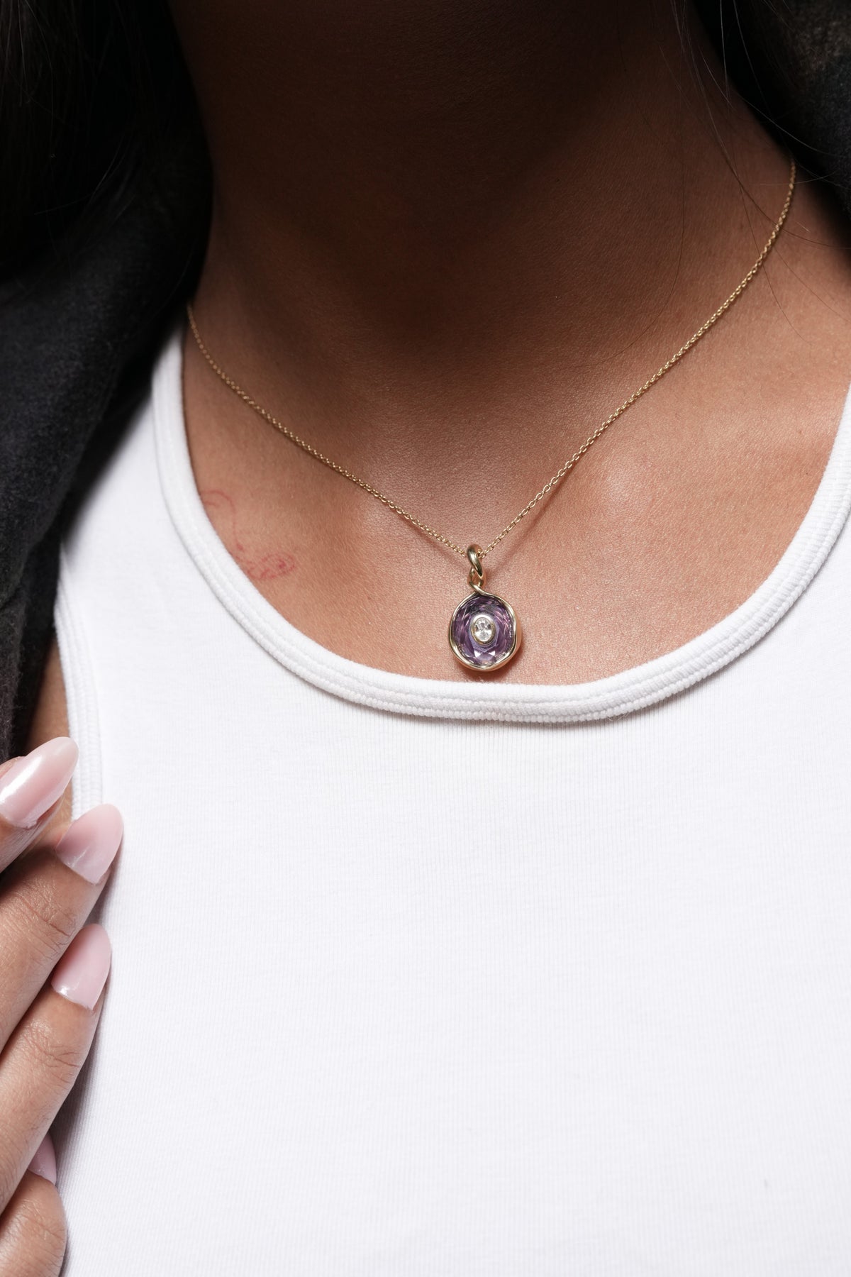 The Oval Pendant worn by model (PRA02367)
